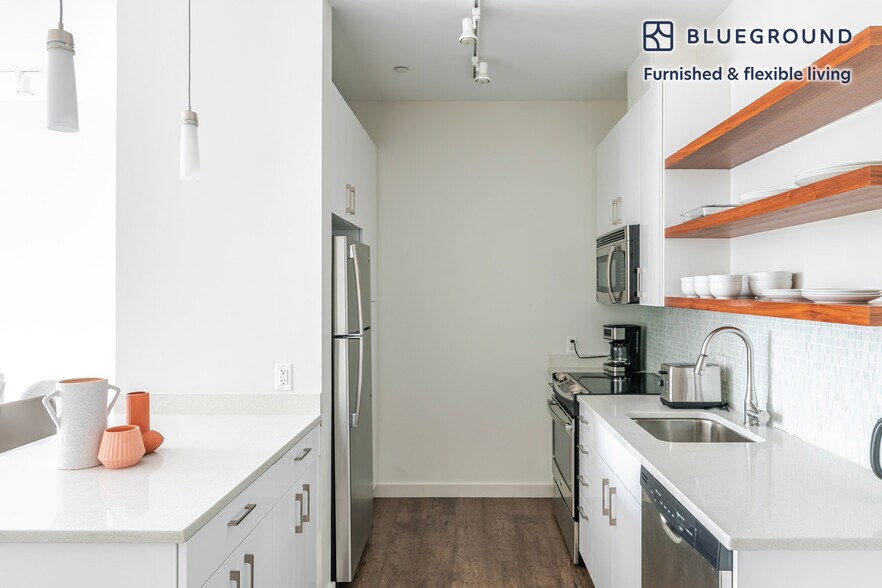 Building Photo - 240 Sidney St