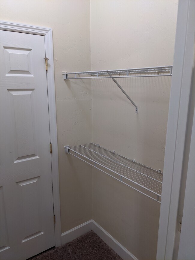 Guest Closet3 - 237 SE 16th Ave