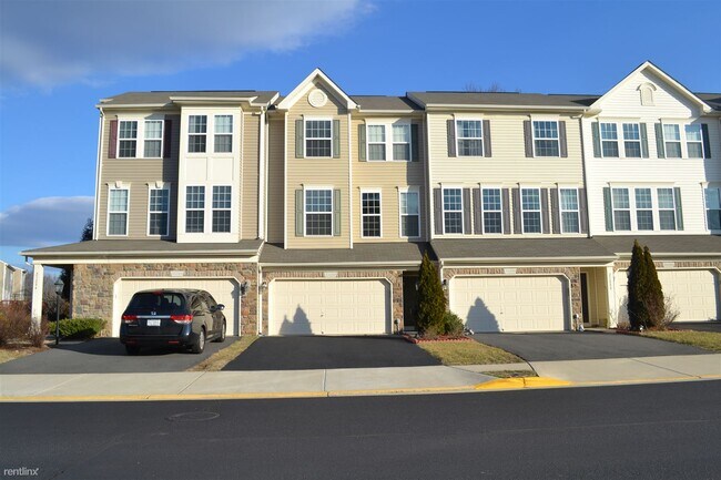 Building Photo - 4 br, 3.5 bath House - 23286 Connie Marie Ter