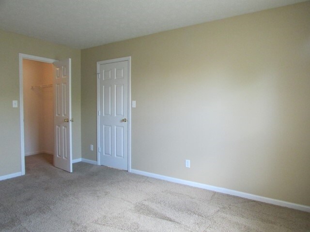 Building Photo - 4181 Magnolia Dr