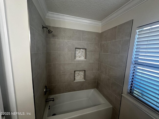 Building Photo - 12080 Scarsdale Dr