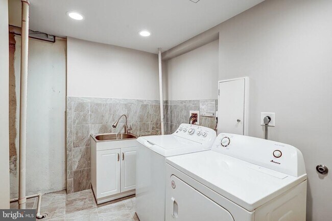 Building Photo - 14508 Four Chimney Dr
