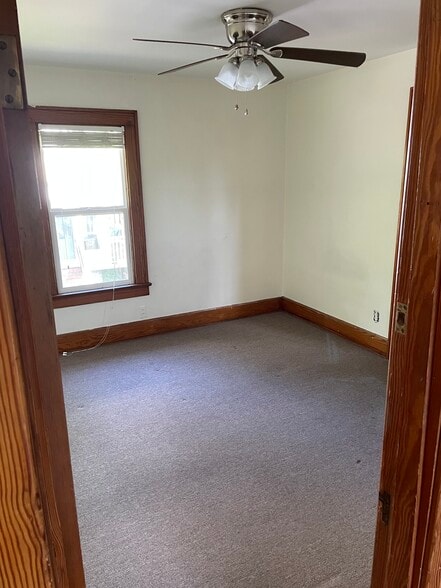 Upstairs Bedroom 3 - 42 Grosvenor St