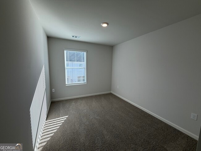 Building Photo - 15 Silverbell Ln NW