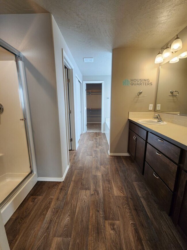 Building Photo - 209 S Lawson St