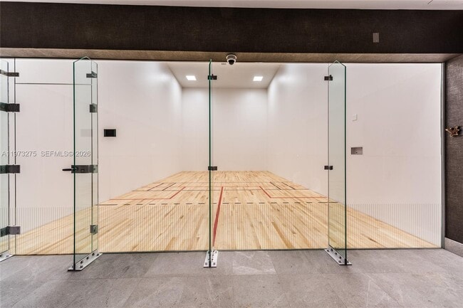 Building Photo - 1010 Brickell Ave