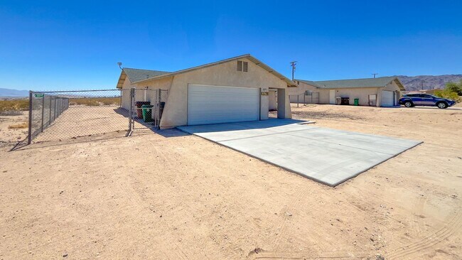 Building Photo - Cute 3 Bedroom 2 Bathroom Home