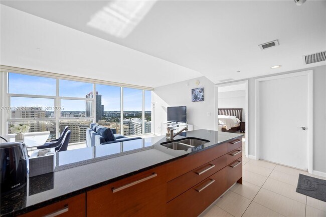 Building Photo - 1830 S Ocean Dr