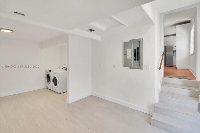 Building Photo - 603 Minorca Ave