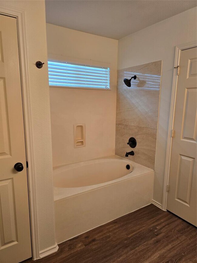 Building Photo - 11909 Big Sky Dr