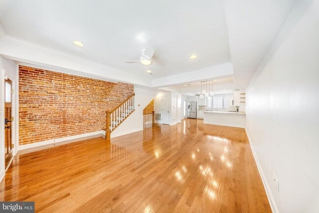 Building Photo - 1505 Spring Pl NW