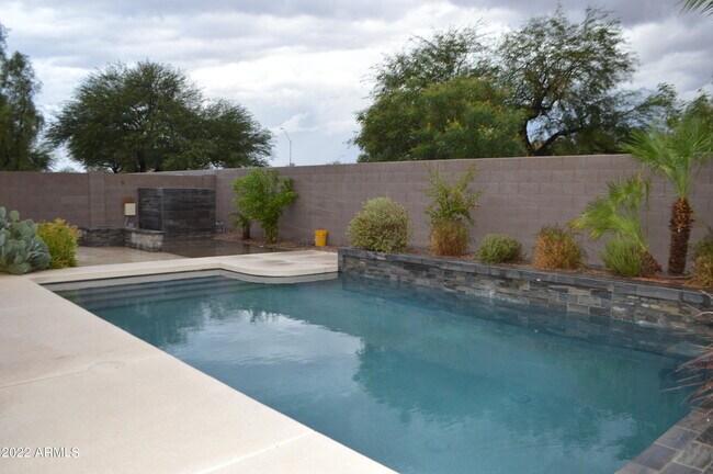 Building Photo - 45156 W Zion Rd