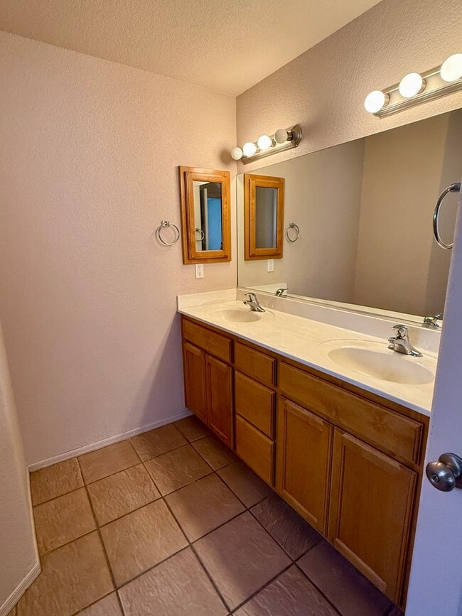 Building Photo - Corner Lot Home In Mesa Del Sol