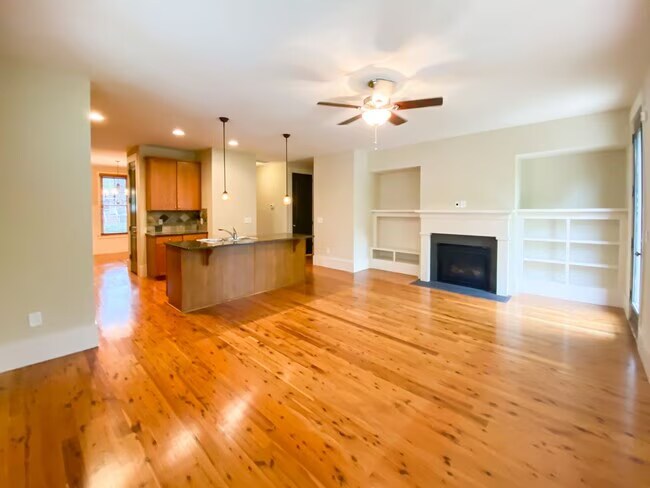 Building Photo - 1181 Great Ridge Pkwy