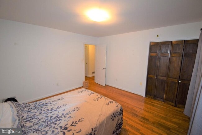 Building Photo - 108 E Rosemont Ave