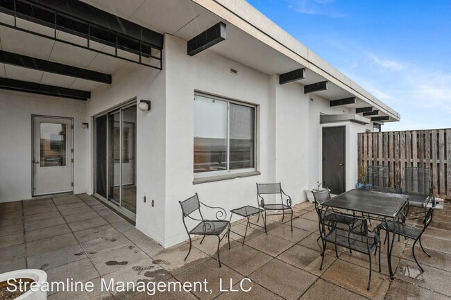 Building Photo - 3 br, 2.5 bath House - 10401 Grosvenor Pl ...