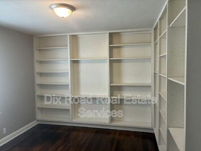 Building Photo - 112 Iroquois Ave