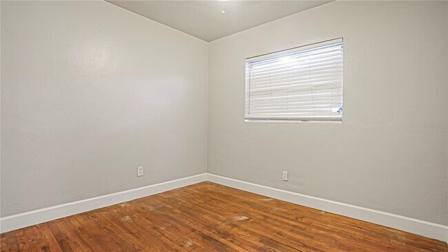 Building Photo - 5518 Riviera Dr