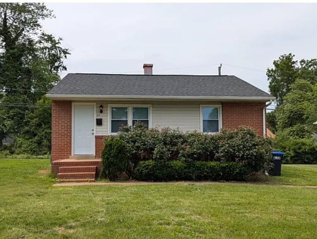 Primary Photo - 217 Duke St