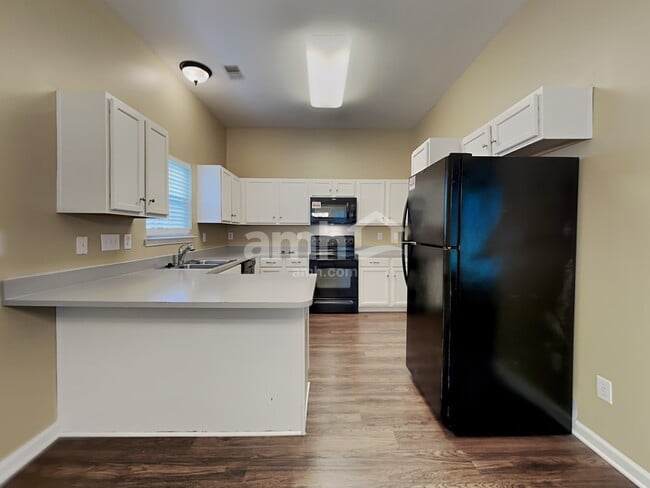 Building Photo - 2010 Cornflower Ln