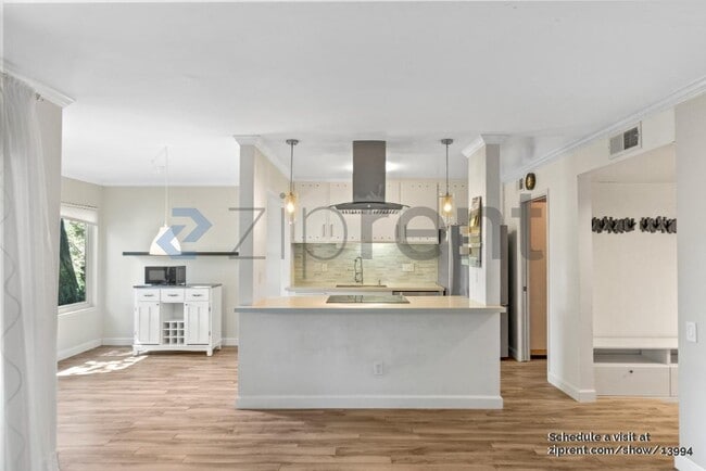 Building Photo - 3335 Brittan Ave