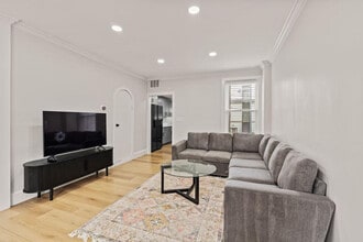 Building Photo - 613 Harvard St NW