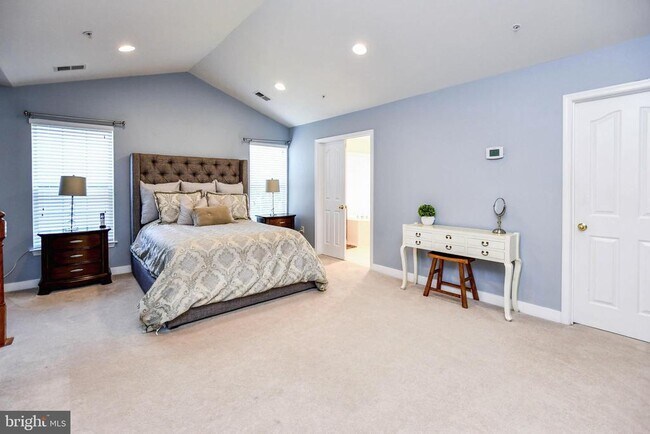 Building Photo - 13003 Belle Meade Trace