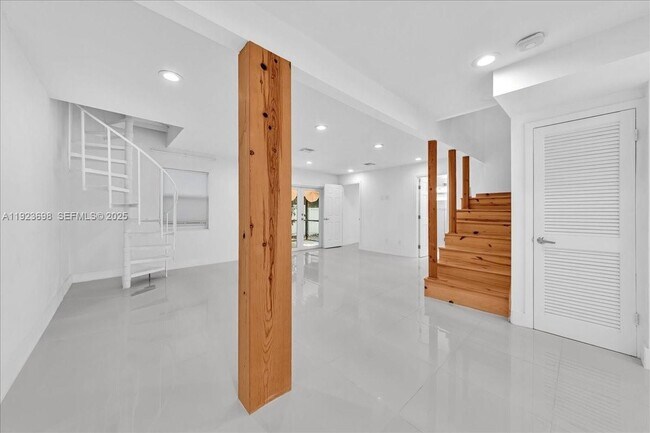 Building Photo - 348 Palm St