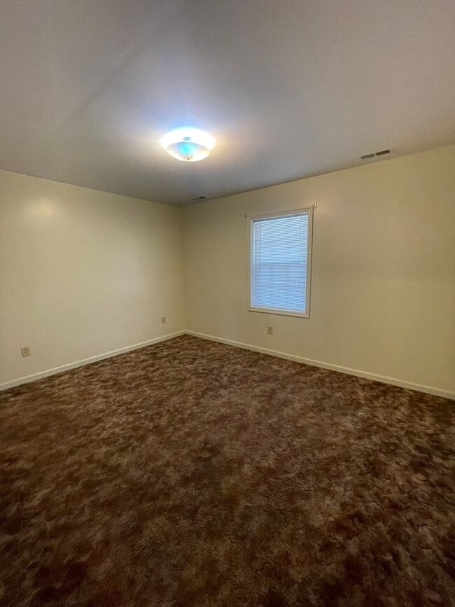 Building Photo - Two Bedroom Apartment for Rent