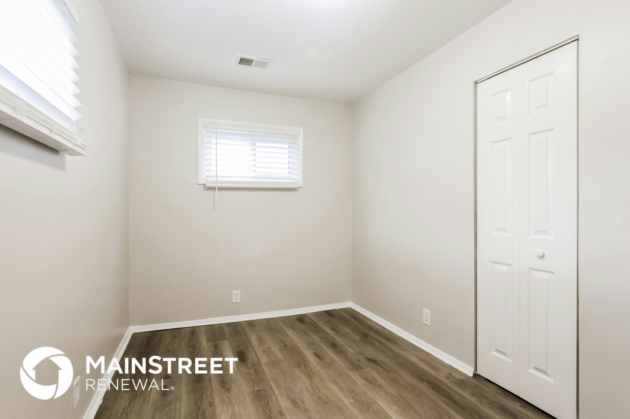 Building Photo - 1549 Nelson Ave