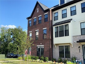 Building Photo - 515 Munson Woods Walk