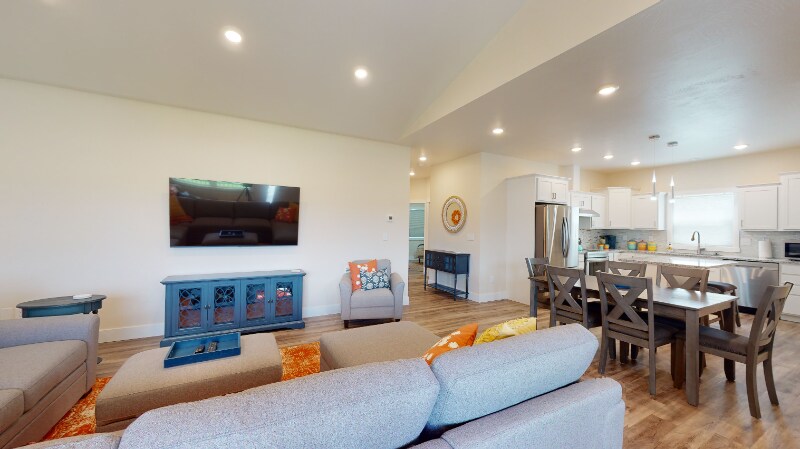 Building Photo - 4017 Swan Rd