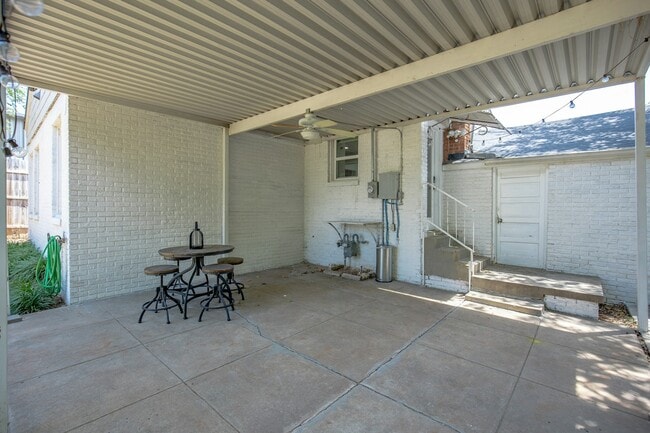 Building Photo - 2109 NW 36th St