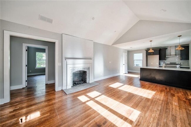 Building Photo - 1683 Kenmore St SW