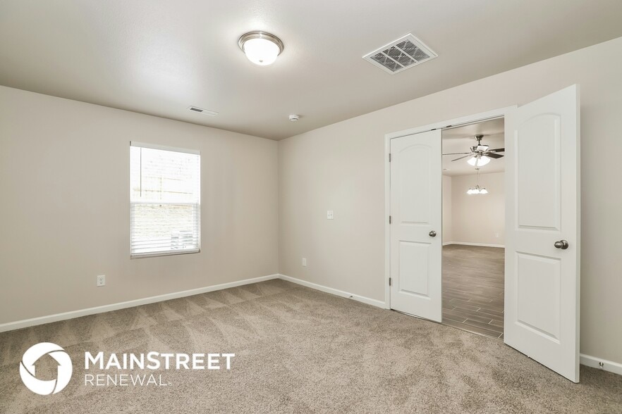 Building Photo - 4111 Vershire Ave