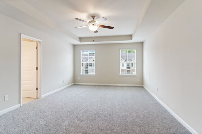 Building Photo - Contemporary 3 bed 2.5 Bath Town Home in Oakwood! Mundy Mill Township