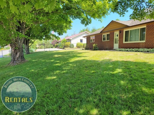 Building Photo - 3bd/2ba Ranch House Next to Watauga Medical Center