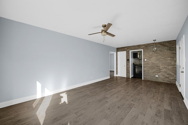 Building Photo - 2046 E 72nd Pl