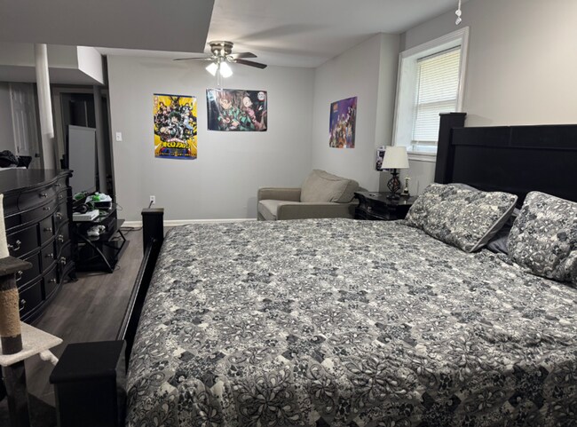 Building Photo - Spacious 4-Bedroom Home with Den, Fenced Yard & 3-Car Garage. Available Late July!