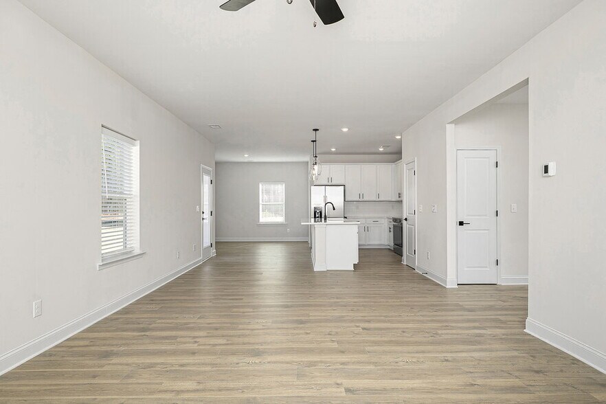 Building Photo - 676 Cantrell Dr