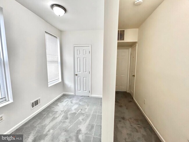 Building Photo - 2000 McHenry St