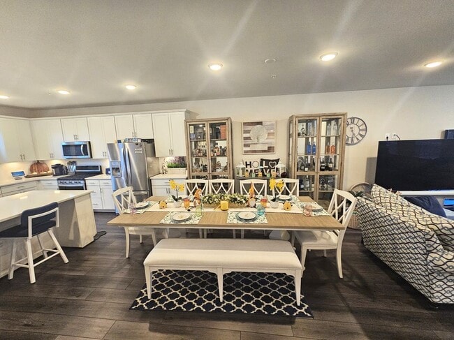 Building Photo - 3213 Merganser Dr