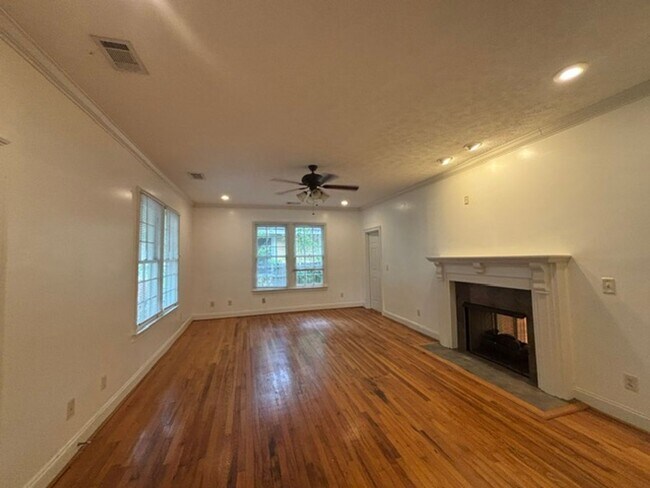 Building Photo - 1447 21st St