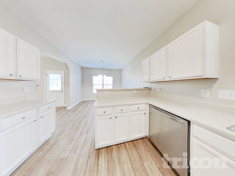 Building Photo - 3120 Rendezvous Dr