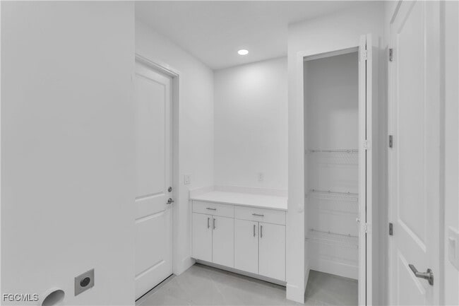 Building Photo - 3308 35th St W