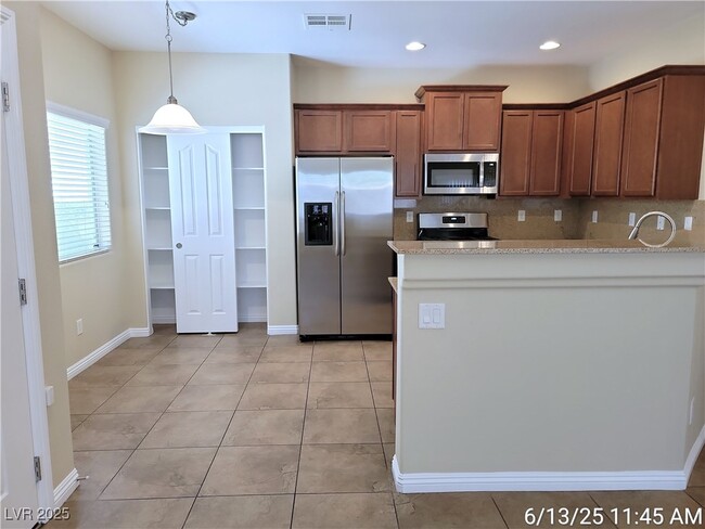 Building Photo - 2327 Koho Dr