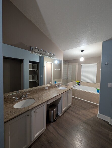 Building Photo - 4456 Oakham Ct