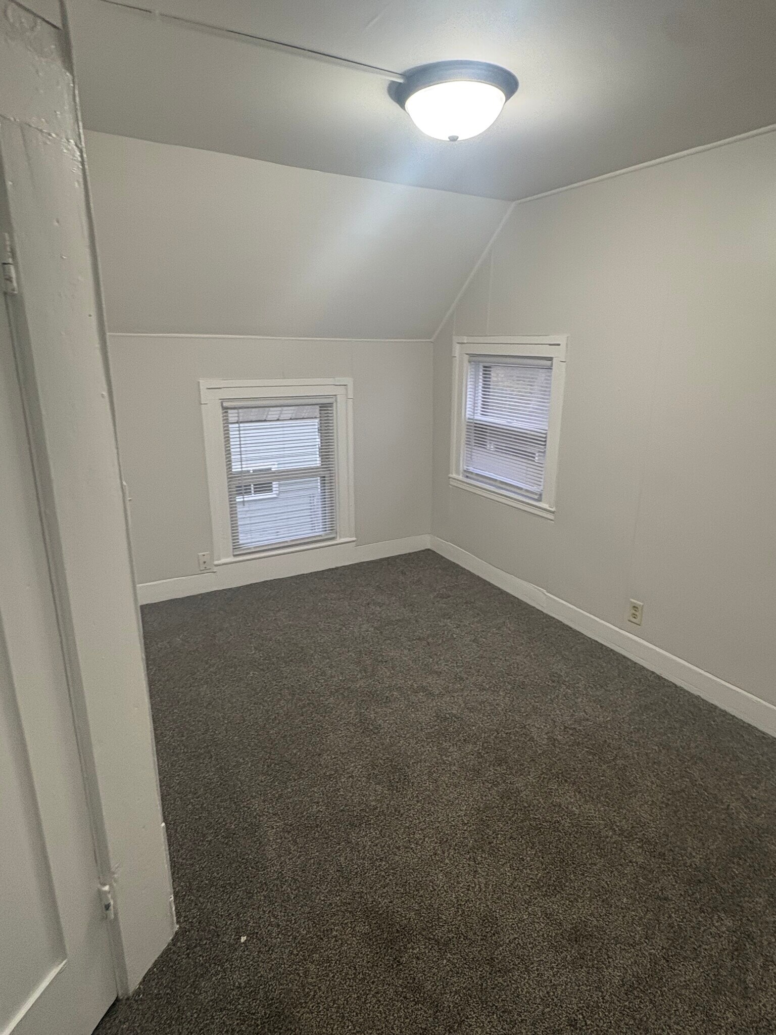 Building Photo - 700 W Lincoln Ave