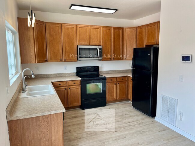 Building Photo - 7722 Barn Owl Dr
