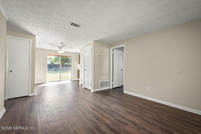 Building Photo - 10814 Indies Dr S